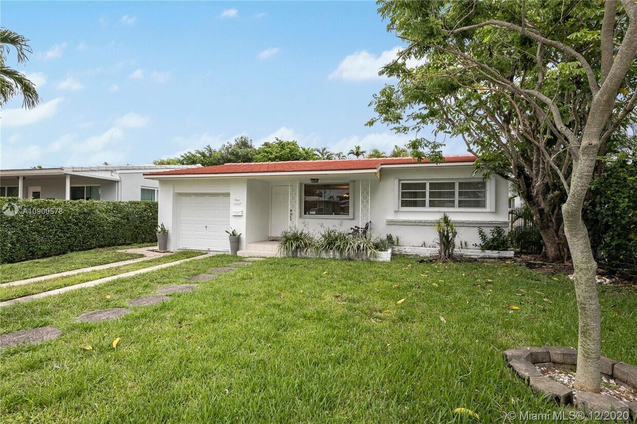 Primary Photo - 9025 Garland Ave
