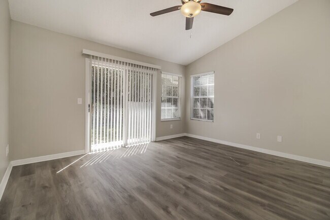Building Photo - 6540 Piccadilly Ln