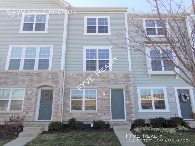Building Photo - Spacious 2 bedroom  2.5 bathroom
