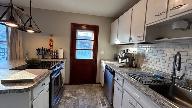 Foto del edificio - 3 Bedroom 1.5 bath House