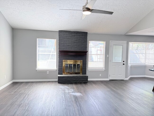 Building Photo - 11927 Barrett Brae Dr