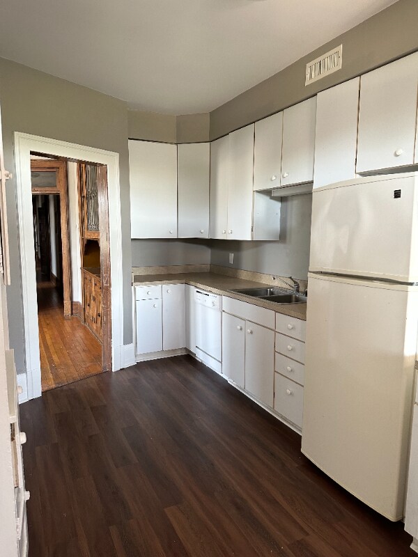 Building Photo - 283 Park Ave W