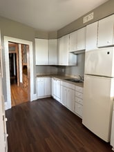 Building Photo - 283 Park Ave W