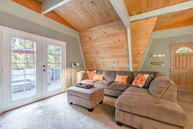 Foto del edificio - SEASONAL LEASE: "Ski Bird's Paradise"