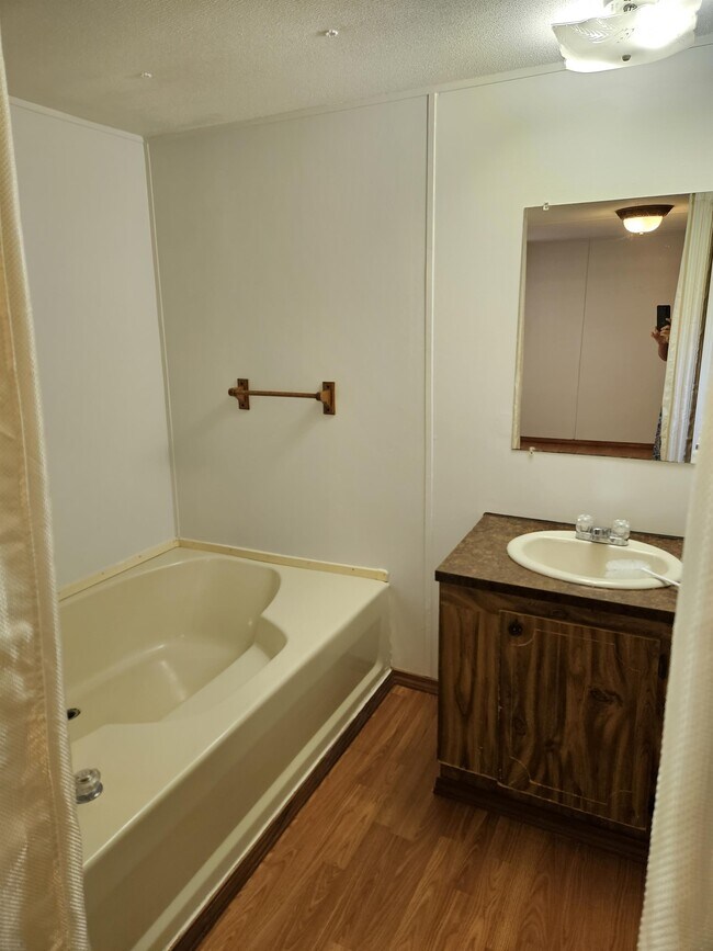 Building Photo - 135 McInturff Ln