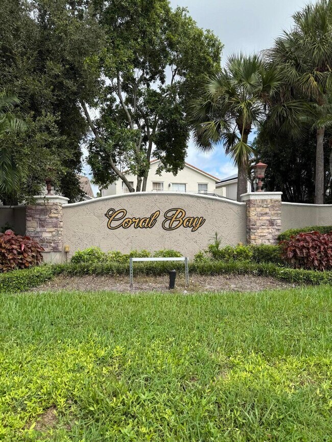 Foto del edificio - 18292 Clear Brook Cir