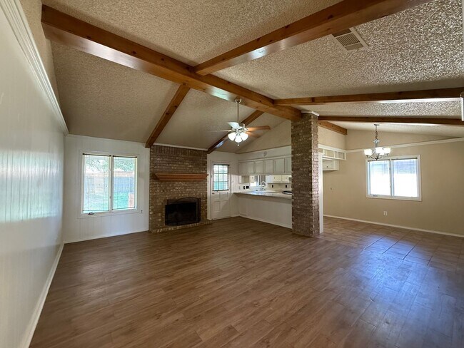 Foto del edificio - Available now South Central Lubbock