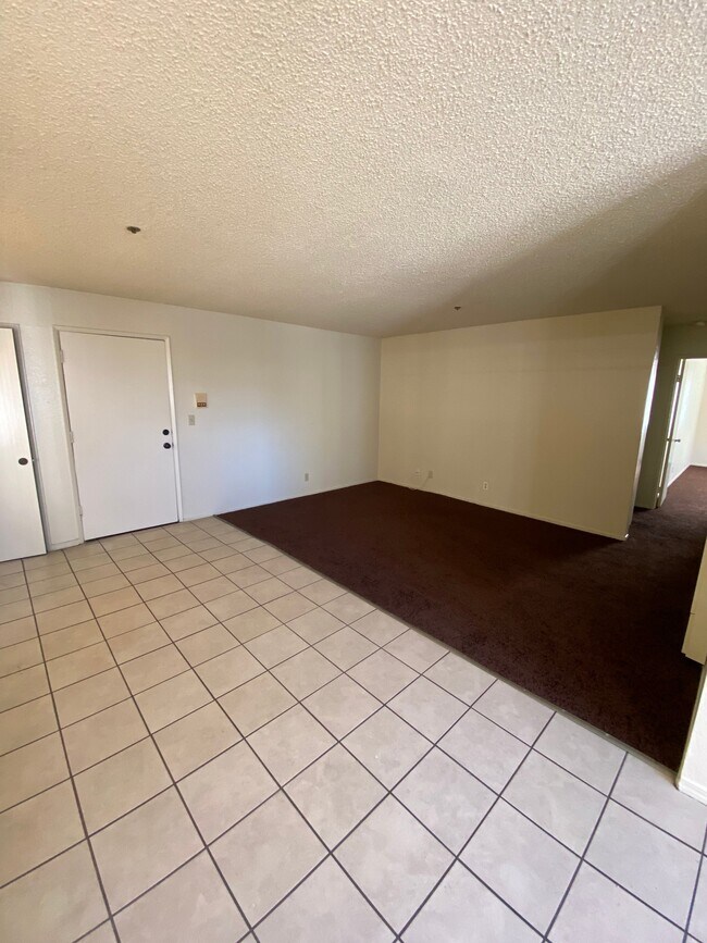 Foto del edificio - 4063 W 130th St
