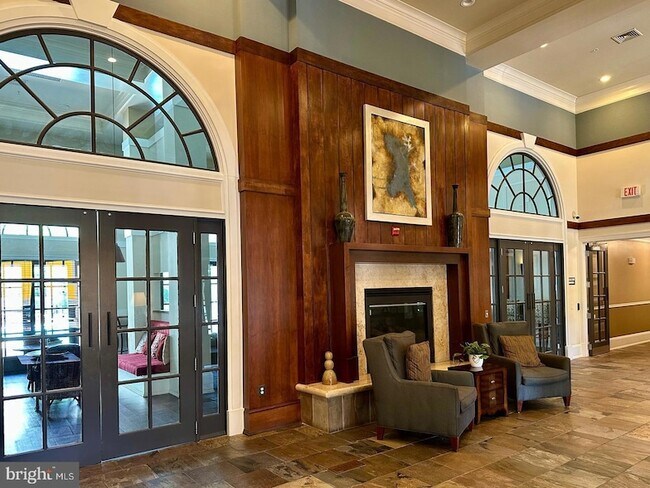 Foto del edificio - 2465 Army Navy Dr