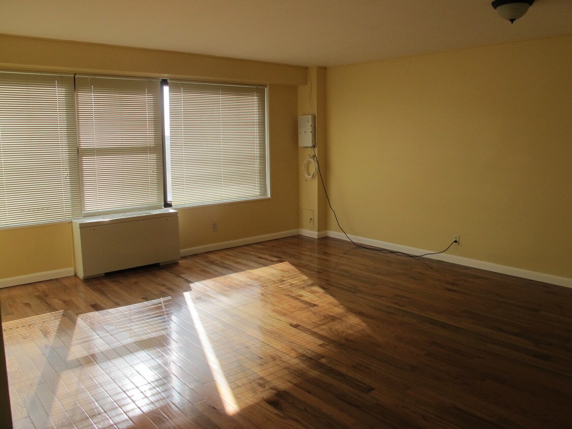 135 Montgomery St Unit 8D, Jersey City, NJ 07302 Apartments in Jersey