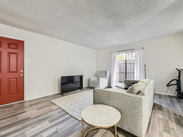 Foto del edificio - 1810 N Garrett Ave