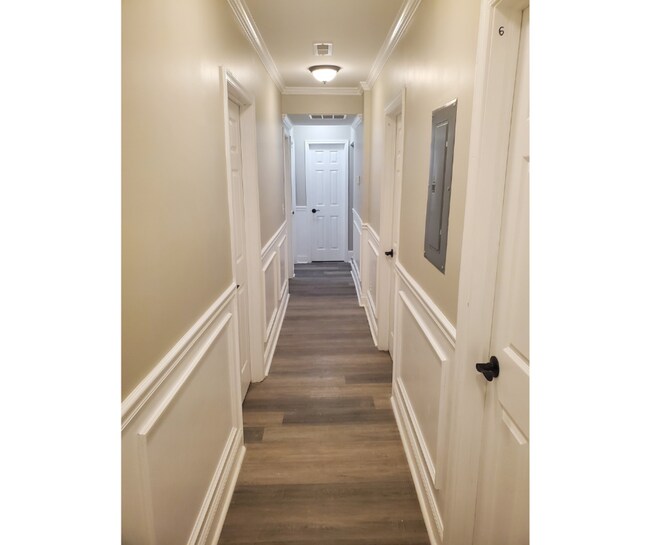 Building Photo - 17 W Talbott St