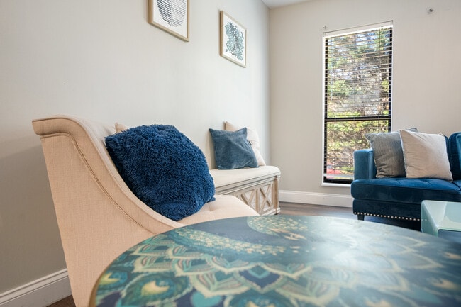 Photo - 2612 Old Whites Mill Rd House