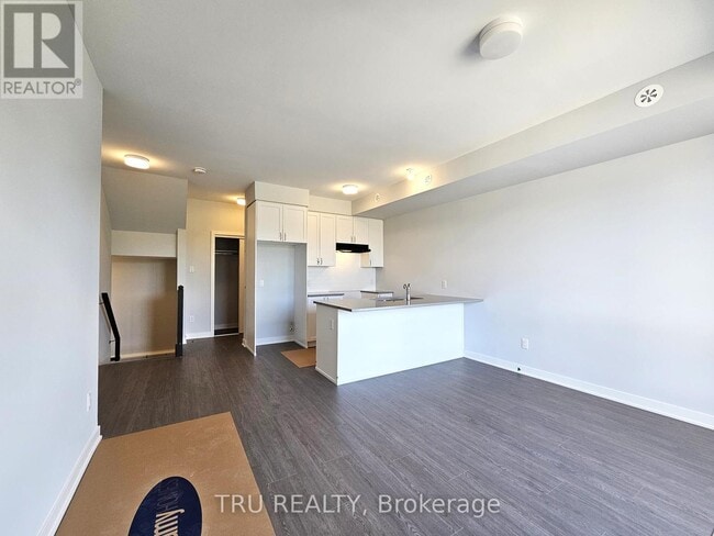 Building Photo - 206 Mishi Private