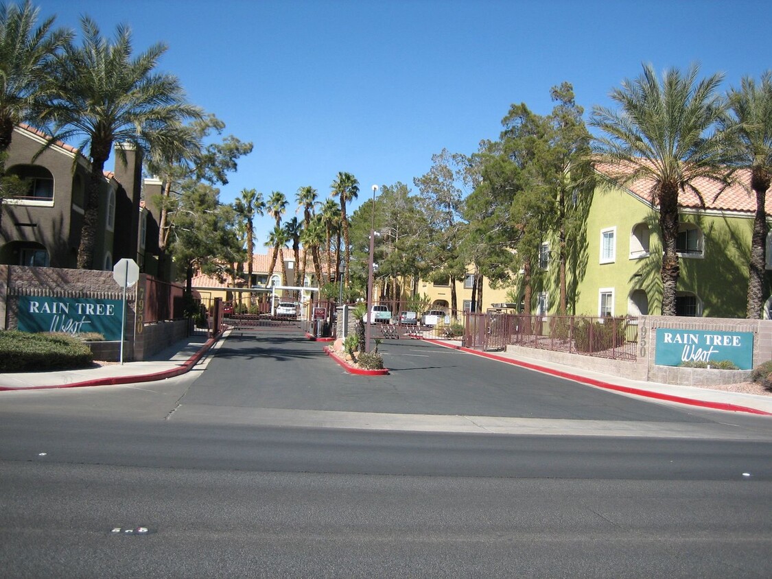Foto principal - Condo - Spring Valley - 2 Bedrooms, 1 Bath...