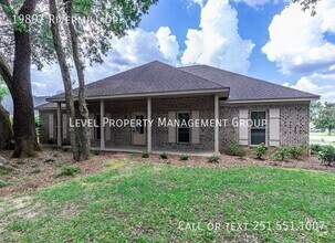 Building Photo - 19897 River Mill Dr