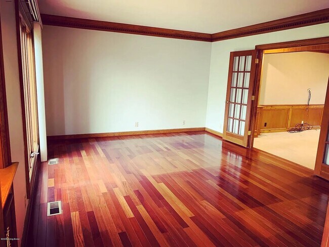 Foto del edificio - Check Out This Stunning & Rare Lake Forest Rental!
