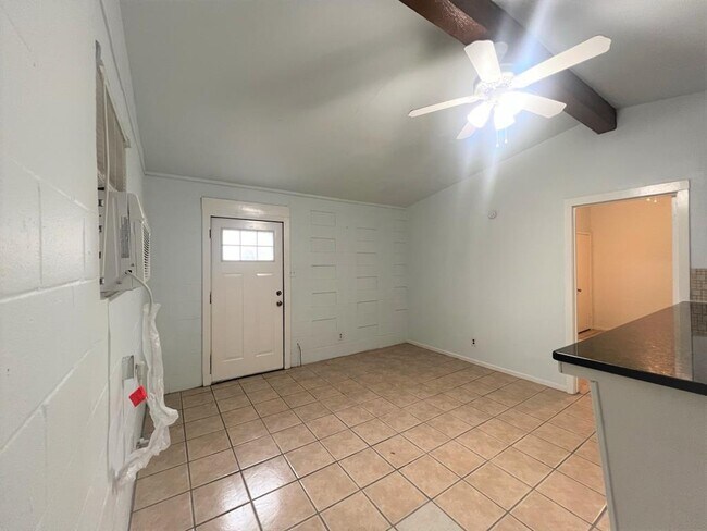 Foto del edificio - 2609 E Cesar Chavez St