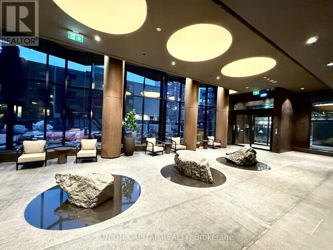 Photo du bâtiment - 120 Broadway Ave