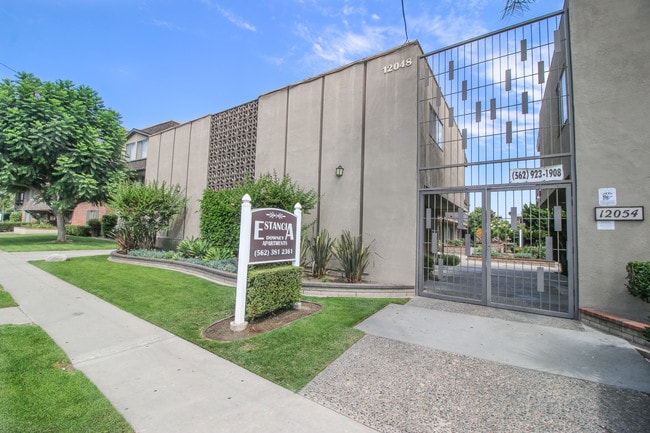 Building Photo - Estancia Downey Apartments