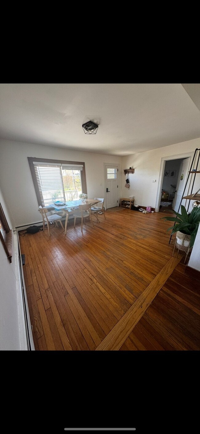 Building Photo - 47 E Gilson Ave