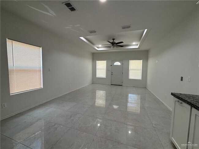Foto del edificio - 1121 E Cano St
