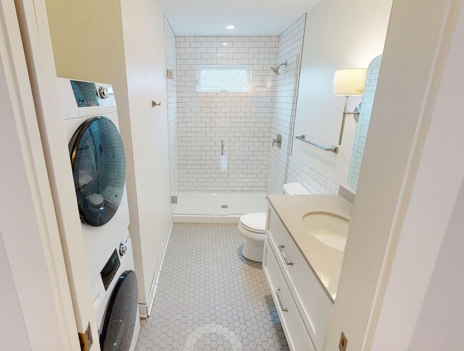 Building Photo - 72 Spring St