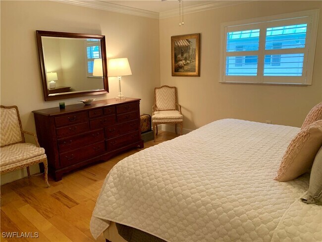 Foto del edificio - 333 Harbour Dr