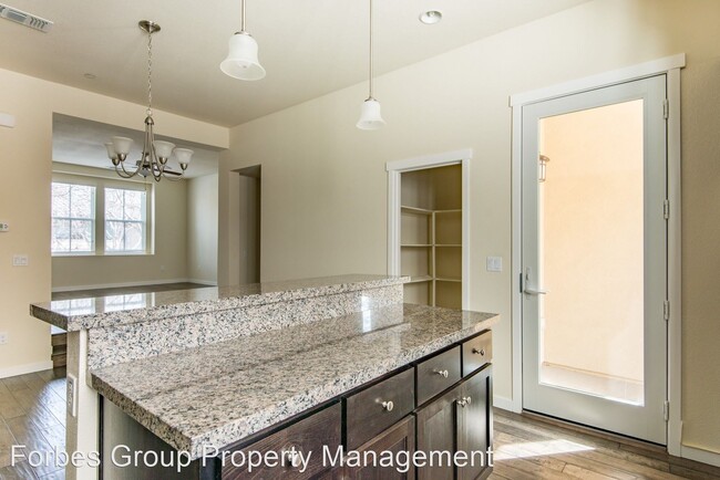 Building Photo - 3 br, 3.5 bath House - 311 W. Evelyn Ave