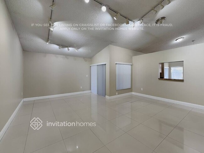 Foto del edificio - 1001 NW 125th Terrace