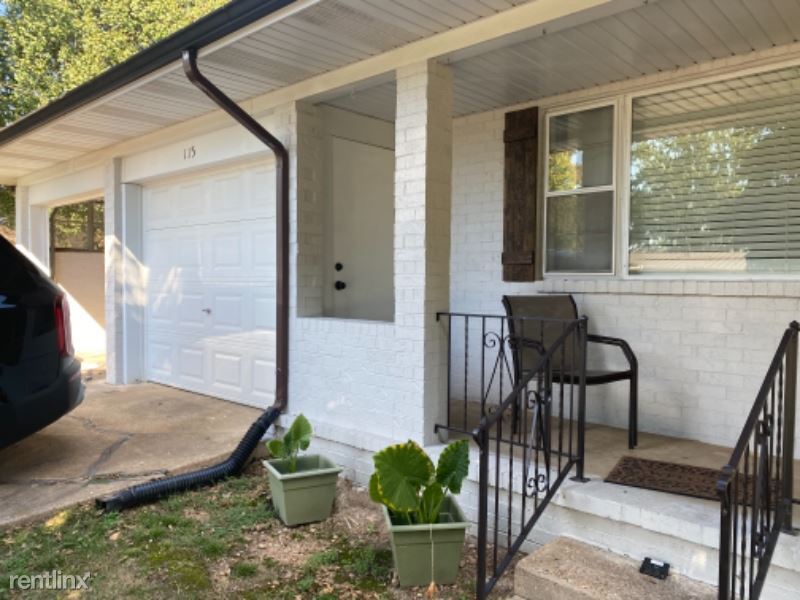 Primary Photo - 3 br, 2 bath House - 115 Russell Dr