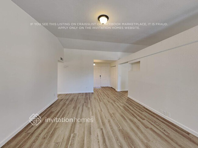 Foto del edificio - 6361 W Caron St