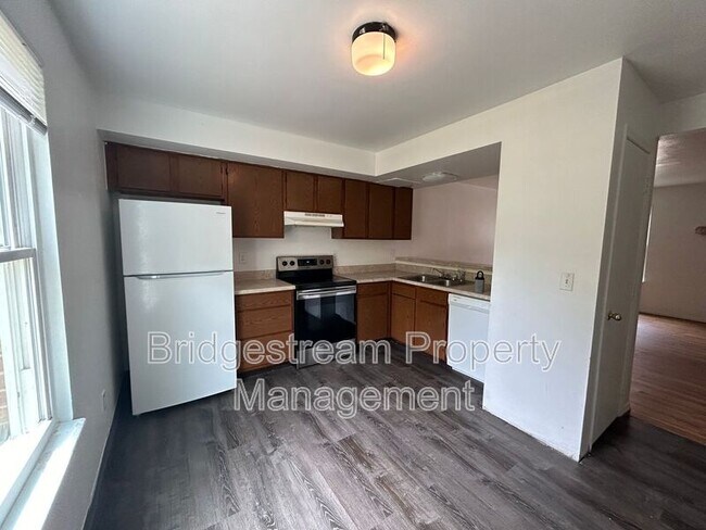 Foto del edificio - 227 Gilbert Ave