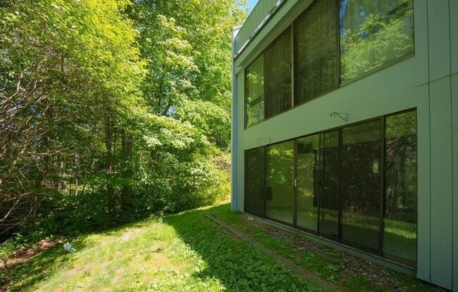 Building Photo - 376 Great Rd