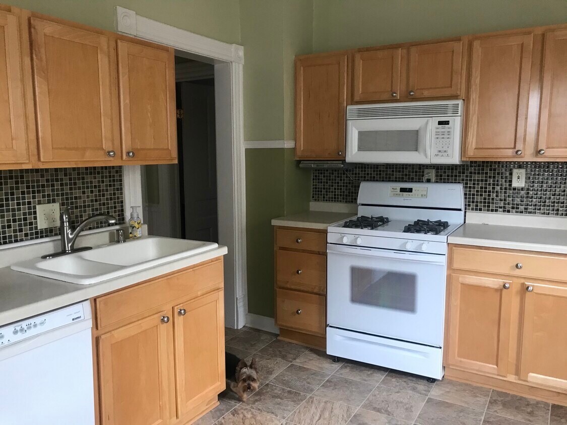 Foto principal - 2031 N Newhall St