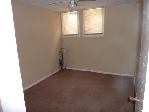 Building Photo - 2875 Hampton Rd