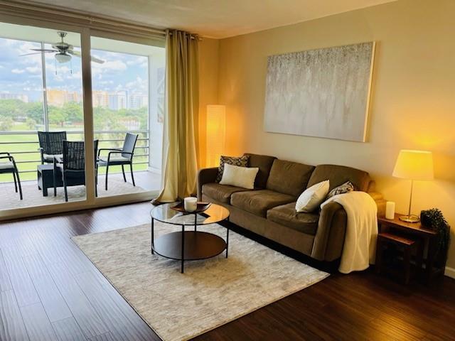 Foto del edificio - 3150 N Palm Aire Dr