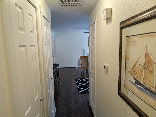 Foto del edificio - Highly Desirable Edmonds Rambler; 3 Bedroom 1 bath