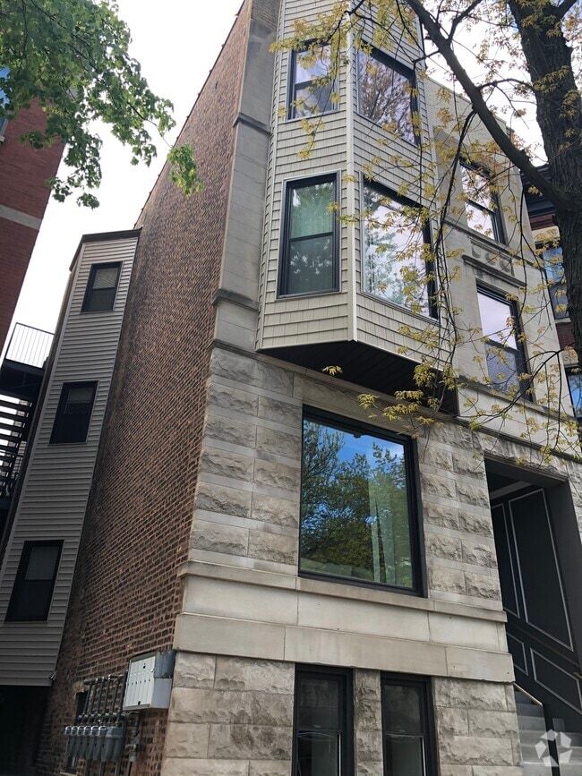 Building Photo - 2020 N Bissell St