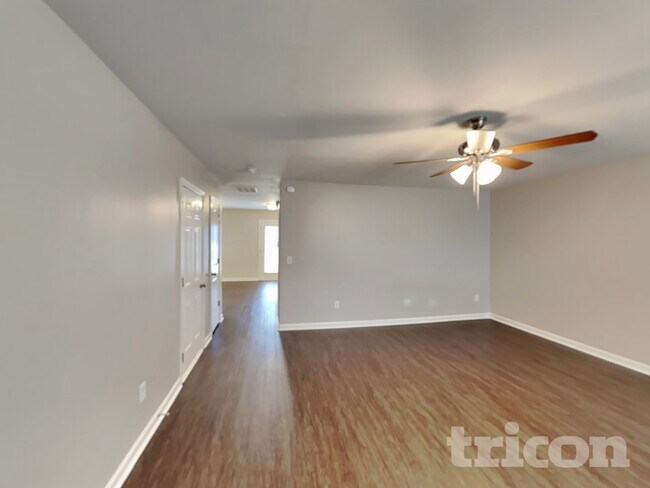 Foto del edificio - 1505 Hamilton Hills Dr