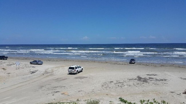 Foto del edificio - 13225 Gulf Beach Dr