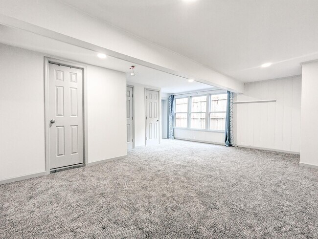 Foto del edificio - 2306 Addison Rd