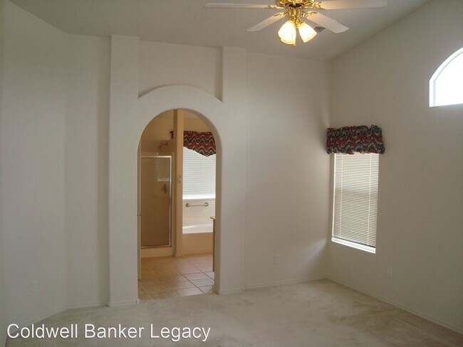 Building Photo - 3 br, 2 bath House - 5319 Norte Vista Rd. NW