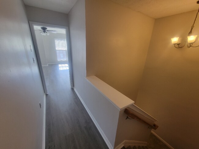 Foto del edificio - 1817 Triple Feather Rd