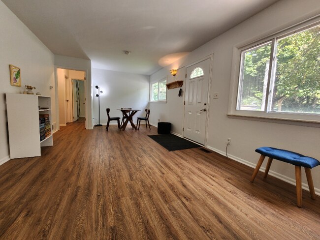 Foto del edificio - 285 Brookside Dr