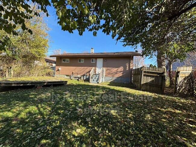 Foto del edificio - 2225 Deering Ave