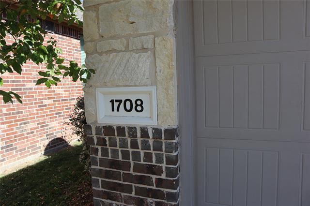 Building Photo - 1708 Woodlawn Trail
