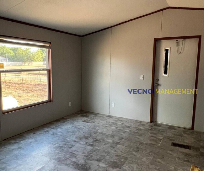Foto del edificio - 1819 Co Rd 1001