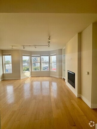 Building Photo - 566 S Van Ness Ave