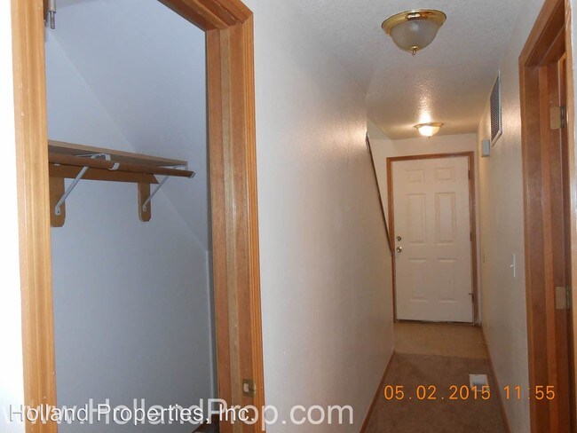 Building Photo - 15477-15481 SW Donna Ct
